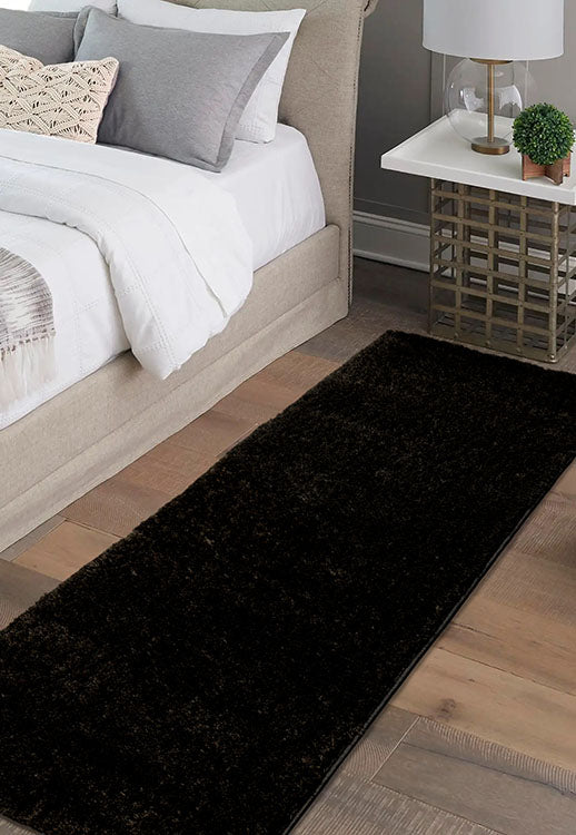 Snug Plain Black Runner