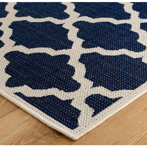 Moda Trellis Blue Rug close view from the borders